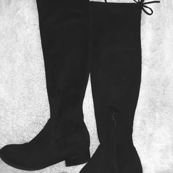 Black knee high suede boots - Picture 4 of 4